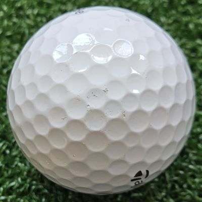 Marks on the TaylorMade TP5 golf ball