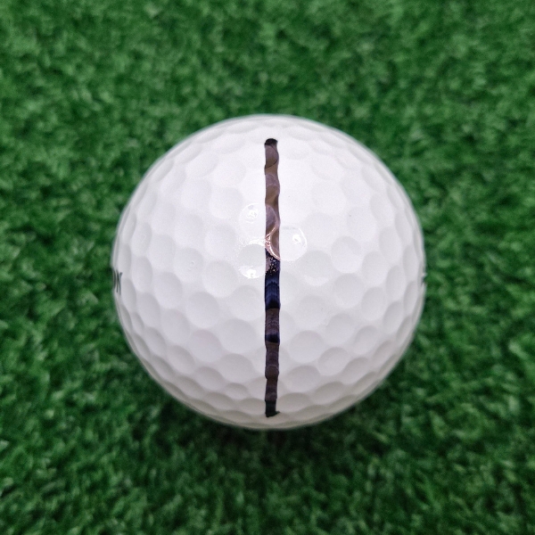 golf ball with custom alignment line marking