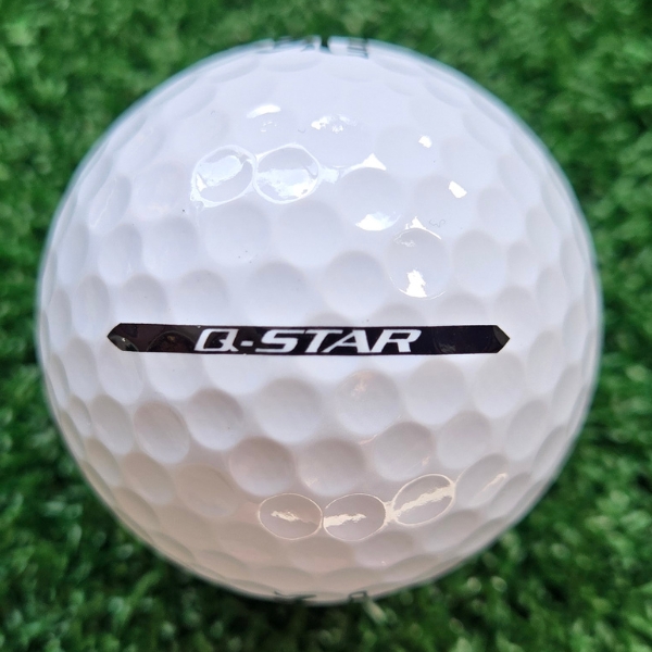 2025 Srixon Ultispeed Golf Ball showing the putting alignment